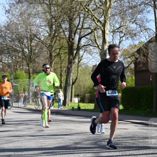 12.04.2026 - 45. Internationalen Wilhelmsburger Insellauf J. Mangold http://msf.ph/oto/9465183 12.04.2026 10:56:58 Ziel 2912, 2913, 4927, 2791, 2067, 4321, 2744, 5508, 4388, 2579, 2458, 5845, 5844, 5701, 4368, 2441, 5243 meine-sportfotos.de