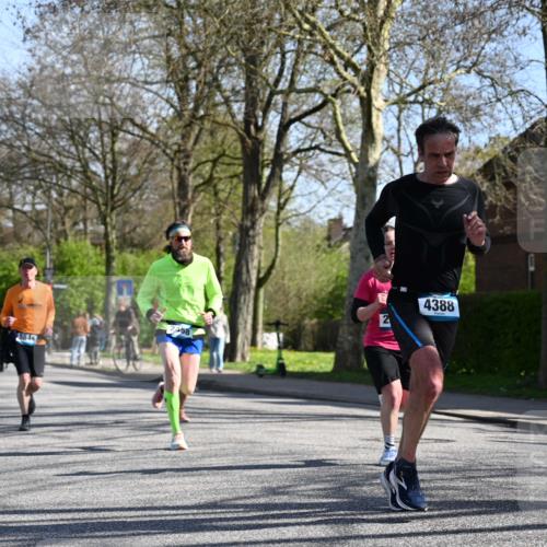 12.04.2026 - 45. Internationalen Wilhelmsburger Insellauf J. Mangold http://msf.ph/oto/9465185 12.04.2026 10:56:58 Ziel 2912, 2913, 4927, 2791, 2067, 4321, 2744, 5508, 4388, 2579, 2458, 5845, 5844, 5701, 4368, 2441, 5243 meine-sportfotos.de