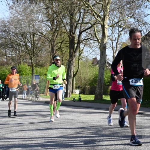 12.04.2026 - 45. Internationalen Wilhelmsburger Insellauf J. Mangold http://msf.ph/oto/9465188 12.04.2026 10:56:58 Ziel 2912, 2913, 4927, 2791, 2067, 4321, 2744, 5508, 4388, 2579, 2458, 5845, 5844, 5701, 4368, 2441, 5243 meine-sportfotos.de