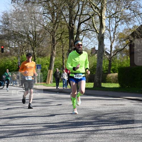 12.04.2026 - 45. Internationalen Wilhelmsburger Insellauf J. Mangold http://msf.ph/oto/9465193 12.04.2026 10:56:59 Ziel 2912, 2913, 4927, 2791, 2067, 4321, 2744, 5508, 4388, 2579, 2458, 5845, 5844, 5701, 4368, 2441, 5243 meine-sportfotos.de