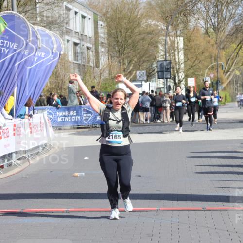 12.04.2026 - 45. Internationalen Wilhelmsburger Insellauf Strokosch-Dieckow http://msf.ph/oto/9465195 12.04.2026 11:15:24 Ziel 2165 meine-sportfotos.de