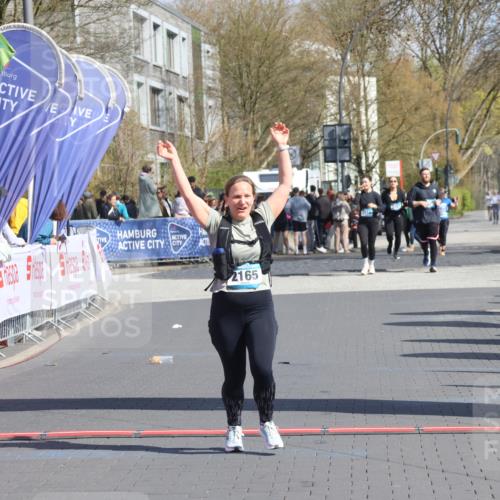 12.04.2026 - 45. Internationalen Wilhelmsburger Insellauf Strokosch-Dieckow http://msf.ph/oto/9465201 12.04.2026 11:15:24 Ziel 2165 meine-sportfotos.de