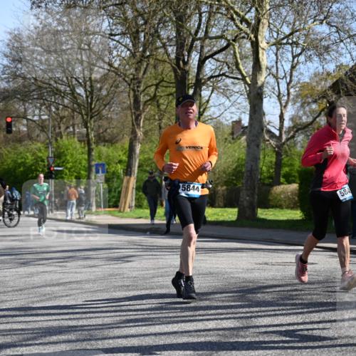 12.04.2026 - 45. Internationalen Wilhelmsburger Insellauf J. Mangold http://msf.ph/oto/9465208 12.04.2026 10:57:01 Ziel 2912, 2913, 4927, 2791, 2067, 4321, 2744, 5508, 4388, 2579, 2458, 5845, 5844, 5701, 4368, 2441, 5243, 3798 meine-sportfotos.de