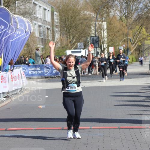 12.04.2026 - 45. Internationalen Wilhelmsburger Insellauf Strokosch-Dieckow http://msf.ph/oto/9465227 12.04.2026 11:15:24 Ziel 2165 meine-sportfotos.de