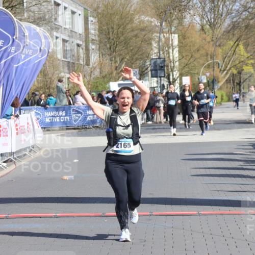 12.04.2026 - 45. Internationalen Wilhelmsburger Insellauf Strokosch-Dieckow http://msf.ph/oto/9465244 12.04.2026 11:15:25 Ziel 2165 meine-sportfotos.de
