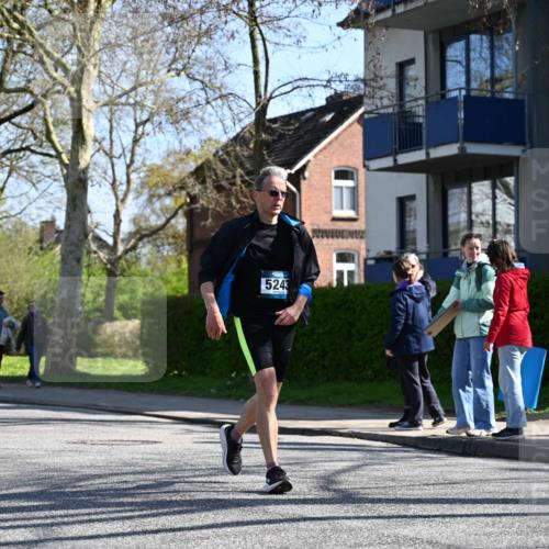 12.04.2026 - 45. Internationalen Wilhelmsburger Insellauf J. Mangold http://msf.ph/oto/9465252 12.04.2026 10:57:27 Ziel 4368, 2441, 5243, 3798, 2861, 3340, 2847, 4339, 3179, 3753, 4947, 3753, 4947, 3754, 5362, 4157, 2164, 4120, 2283, 2228, 4396 meine-sportfotos.de