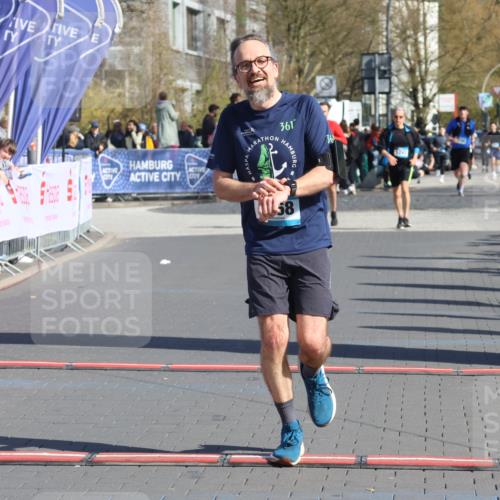12.04.2026 - 45. Internationalen Wilhelmsburger Insellauf Strokosch-Dieckow http://msf.ph/oto/9465253 12.04.2026 10:57:52 Ziel 4368 meine-sportfotos.de