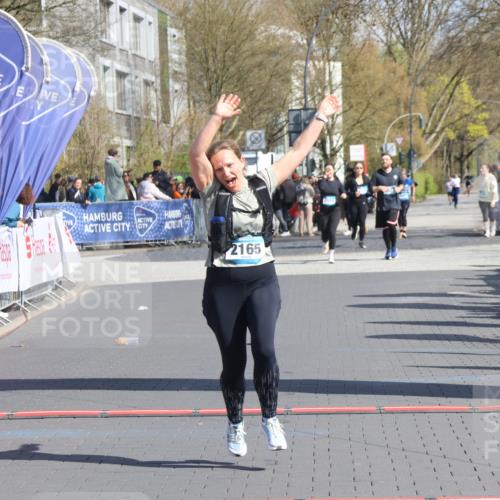 12.04.2026 - 45. Internationalen Wilhelmsburger Insellauf Strokosch-Dieckow http://msf.ph/oto/9465254 12.04.2026 11:15:25 Ziel 2165 meine-sportfotos.de