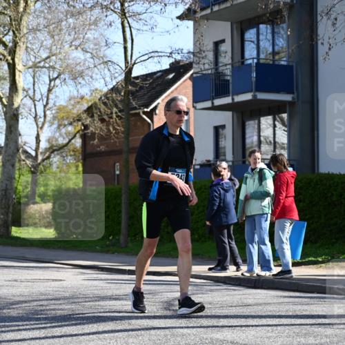 12.04.2026 - 45. Internationalen Wilhelmsburger Insellauf J. Mangold http://msf.ph/oto/9465258 12.04.2026 10:57:27 Ziel 4368, 2441, 5243, 3798, 2861, 3340, 2847, 4339, 3179, 3753, 4947, 3753, 4947, 3754, 5362, 4157, 2164, 4120, 2283, 2228, 4396 meine-sportfotos.de