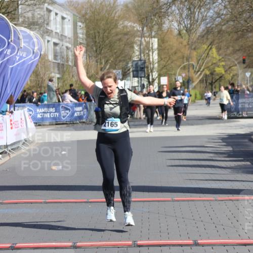 12.04.2026 - 45. Internationalen Wilhelmsburger Insellauf Strokosch-Dieckow http://msf.ph/oto/9465271 12.04.2026 11:15:25 Ziel 2165 meine-sportfotos.de