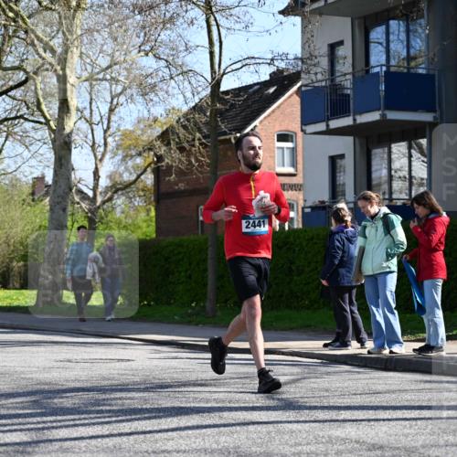 12.04.2026 - 45. Internationalen Wilhelmsburger Insellauf J. Mangold http://msf.ph/oto/9465272 12.04.2026 10:57:31 Ziel 4368, 2441, 5243, 3798, 2861, 3340, 2847, 4339, 3179, 3753, 4947, 3754, 5362, 4157, 2164, 4120, 2283, 2228, 2228, 4396, 3997, 2818, 3257 meine-sportfotos.de