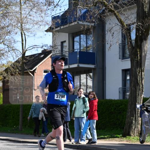 12.04.2026 - 45. Internationalen Wilhelmsburger Insellauf J. Mangold http://msf.ph/oto/9465289 12.04.2026 10:57:36 Ziel 4368, 2441, 5243, 3798, 2861, 3340, 2847, 4339, 3179, 3753, 4947, 3754, 5362, 4157, 2164, 4120, 2283, 2228, 4396, 3997, 2818, 3257, 2499, 2194, 2900 meine-sportfotos.de