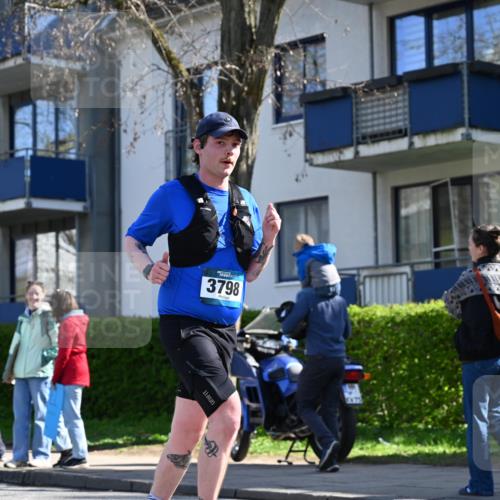 12.04.2026 - 45. Internationalen Wilhelmsburger Insellauf J. Mangold http://msf.ph/oto/9465301 12.04.2026 10:57:36 Ziel 4368, 2441, 5243, 3798, 2861, 3340, 2847, 4339, 3179, 3753, 4947, 3754, 5362, 4157, 2164, 4120, 2283, 2228, 4396, 3997, 2818, 3257, 2499, 2194, 2900 meine-sportfotos.de