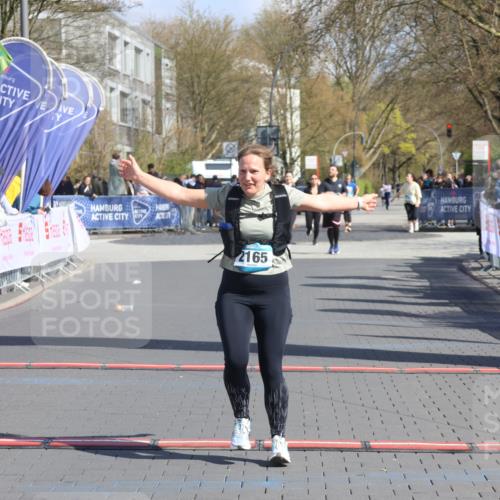 12.04.2026 - 45. Internationalen Wilhelmsburger Insellauf Strokosch-Dieckow http://msf.ph/oto/9465309 12.04.2026 11:15:25 Ziel 2165 meine-sportfotos.de