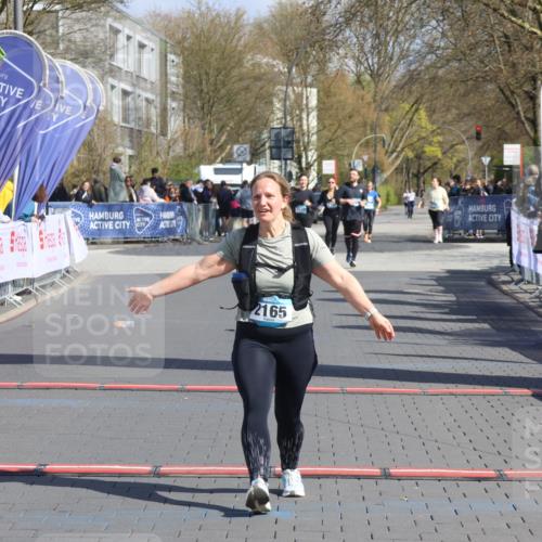12.04.2026 - 45. Internationalen Wilhelmsburger Insellauf Strokosch-Dieckow http://msf.ph/oto/9465323 12.04.2026 11:15:26 Ziel 2165 meine-sportfotos.de