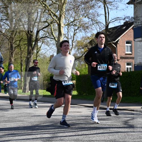 12.04.2026 - 45. Internationalen Wilhelmsburger Insellauf J. Mangold http://msf.ph/oto/9465349 12.04.2026 10:57:45 Ziel 2441, 5243, 3798, 2861, 3340, 2847, 4339, 3179, 3753, 4947, 3754, 5362, 4157, 2164, 4120, 2283, 2228, 4396, 4396, 3997, 2818, 3257, 2499, 2499, 2194, 2900, 3260, 3568, 4352, 4215, 4394, 3665 meine-sportfotos.de