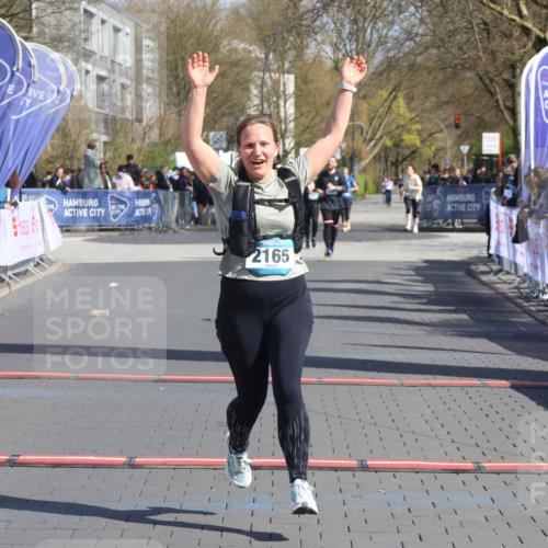 12.04.2026 - 45. Internationalen Wilhelmsburger Insellauf Strokosch-Dieckow http://msf.ph/oto/9465353 12.04.2026 11:15:26 Ziel 2165 meine-sportfotos.de