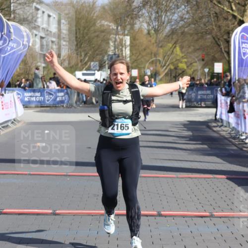 12.04.2026 - 45. Internationalen Wilhelmsburger Insellauf Strokosch-Dieckow http://msf.ph/oto/9465365 12.04.2026 11:15:26 Ziel 2165 meine-sportfotos.de