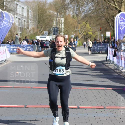 12.04.2026 - 45. Internationalen Wilhelmsburger Insellauf Strokosch-Dieckow http://msf.ph/oto/9465369 12.04.2026 11:15:26 Ziel 2165 meine-sportfotos.de