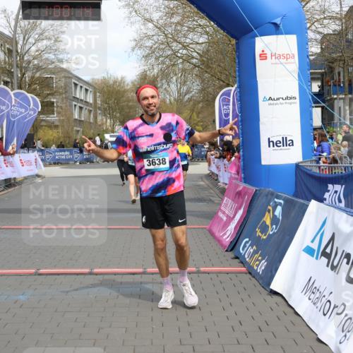 12.04.2026 - 45. Internationalen Wilhelmsburger Insellauf Strokosch-Dieckow http://msf.ph/oto/9465380 12.04.2026 13:13:13 Ziel 2275, 4671, 4627, 4628, 3638, 4385 meine-sportfotos.de
