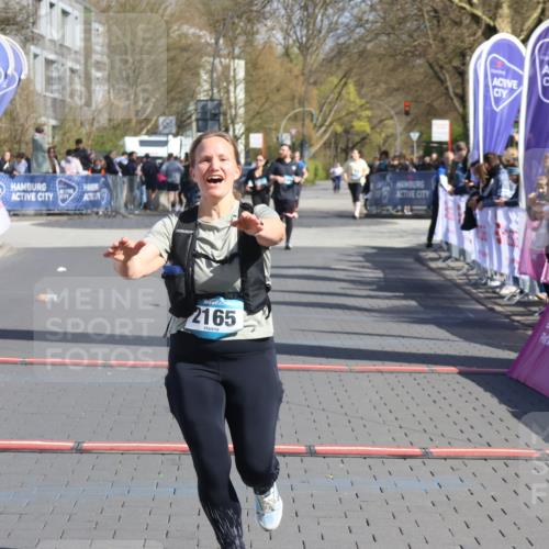 12.04.2026 - 45. Internationalen Wilhelmsburger Insellauf Strokosch-Dieckow http://msf.ph/oto/9465392 12.04.2026 11:15:26 Ziel 2165 meine-sportfotos.de