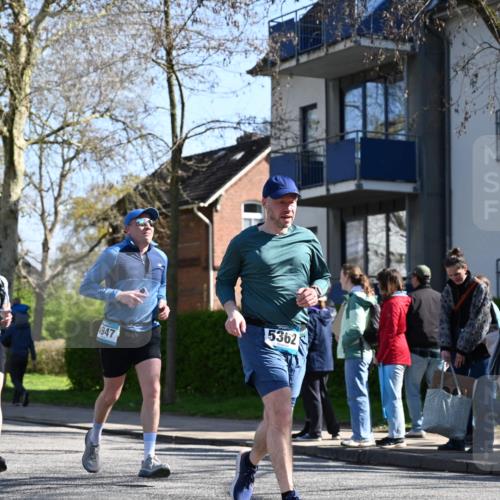 12.04.2026 - 45. Internationalen Wilhelmsburger Insellauf J. Mangold http://msf.ph/oto/9465402 12.04.2026 10:57:49 Ziel 3798, 2861, 3340, 2847, 4339, 3179, 3753, 4947, 3754, 5362, 4157, 2164, 4120, 2283, 2228, 4396, 3997, 2818, 3257, 2499, 2194, 2900, 3260, 3260, 3568, 4352, 4215, 4394, 3665 meine-sportfotos.de