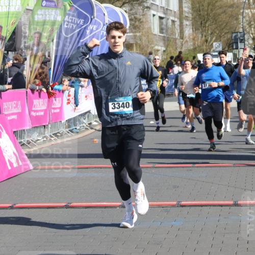 12.04.2026 - 45. Internationalen Wilhelmsburger Insellauf Strokosch-Dieckow http://msf.ph/oto/9465442 12.04.2026 10:58:16 Ziel 2861, 3340, 2847, 4339, 3179, 3753, 4947 meine-sportfotos.de