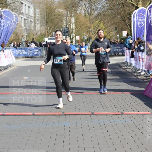 12.04.2026 - 45. Internationalen Wilhelmsburger Insellauf Strokosch-Dieckow http://msf.ph/oto/9465453 12.04.2026 11:15:35 Ziel 2510, 3681, 2157, 2993 meine-sportfotos.de
