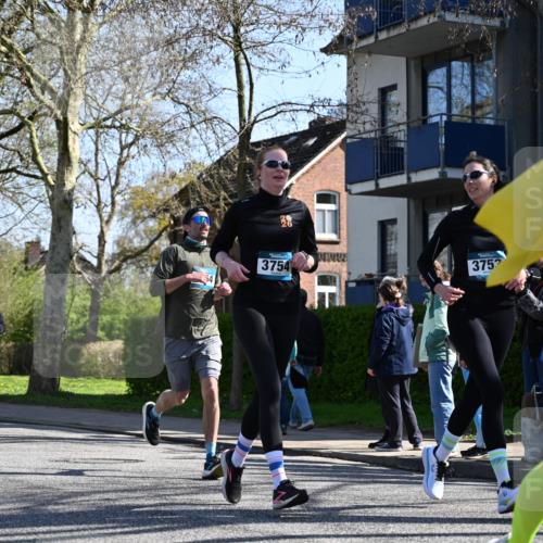 12.04.2026 - 45. Internationalen Wilhelmsburger Insellauf J. Mangold http://msf.ph/oto/9465461 12.04.2026 10:57:53 Ziel 2861, 3340, 2847, 4339, 3179, 3753, 4947, 3754, 5362, 4157, 2164, 4120, 2283, 2228, 4396, 3997, 3997, 2818, 3257, 2499, 2194, 2900, 3260, 3568, 4352, 4215, 4215, 4394, 3665, 3968, 4577 meine-sportfotos.de