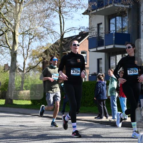 12.04.2026 - 45. Internationalen Wilhelmsburger Insellauf J. Mangold http://msf.ph/oto/9465464 12.04.2026 10:57:53 Ziel 2861, 3340, 2847, 4339, 3179, 3753, 4947, 3754, 5362, 4157, 2164, 4120, 2283, 2228, 4396, 3997, 3997, 2818, 3257, 2499, 2194, 2900, 3260, 3568, 4352, 4215, 4215, 4394, 3665, 3968, 4577 meine-sportfotos.de