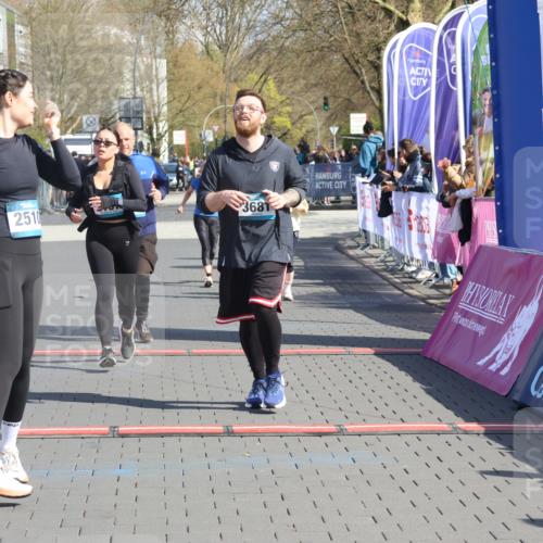 12.04.2026 - 45. Internationalen Wilhelmsburger Insellauf Strokosch-Dieckow http://msf.ph/oto/9465470 12.04.2026 11:15:36 Ziel 2510, 3681, 2157, 2993, 2137 meine-sportfotos.de
