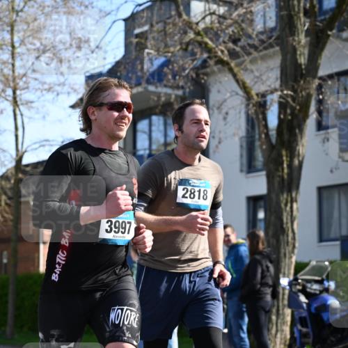 12.04.2026 - 45. Internationalen Wilhelmsburger Insellauf J. Mangold http://msf.ph/oto/9465500 12.04.2026 10:58:00 Ziel 3340, 2847, 4339, 3179, 3753, 4947, 3754, 5362, 4157, 2164, 4120, 2283, 2228, 4396, 3997, 2818, 3257, 2499, 2194, 2900, 2900, 3260, 3568, 4352, 4215, 4394, 3665, 3968, 4577, 5703, 3142, 5468, 3140, 4071, 2553 meine-sportfotos.de