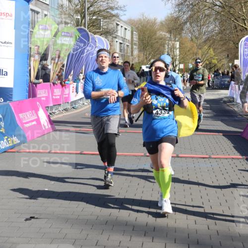 12.04.2026 - 45. Internationalen Wilhelmsburger Insellauf Strokosch-Dieckow http://msf.ph/oto/9465517 12.04.2026 10:58:20 Ziel 2847, 4339, 3179, 3753, 4947, 3754, 5362, 4157, 2164, 4120, 2283, 2228 meine-sportfotos.de