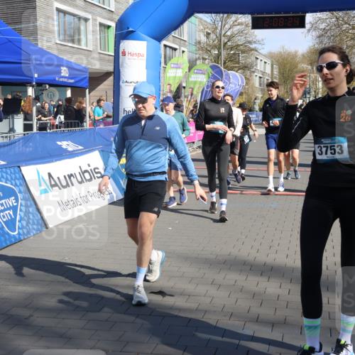 12.04.2026 - 45. Internationalen Wilhelmsburger Insellauf Strokosch-Dieckow http://msf.ph/oto/9465544 12.04.2026 10:58:22 Ziel 4339, 3179, 3753, 4947, 3754, 5362, 4157, 2164, 4120, 2283, 2228, 4396 meine-sportfotos.de