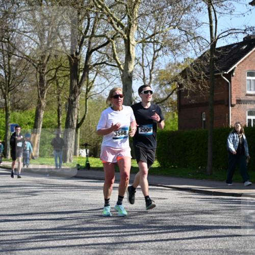 12.04.2026 - 45. Internationalen Wilhelmsburger Insellauf J. Mangold http://msf.ph/oto/9465545 12.04.2026 10:58:08 Ziel 2228, 4396, 3997, 2818, 3257, 2499, 2194, 2900, 3260, 3568, 4352, 4215, 4394, 3665, 3665, 3968, 4577, 5703, 3142, 5468, 3140, 4071, 4071, 2553, 2989 meine-sportfotos.de