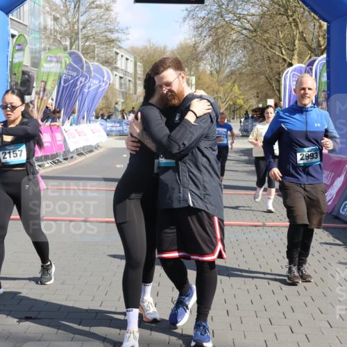 12.04.2026 - 45. Internationalen Wilhelmsburger Insellauf Strokosch-Dieckow http://msf.ph/oto/9465553 12.04.2026 11:15:40 Ziel 3681, 2157, 2993, 2137, 3607 meine-sportfotos.de
