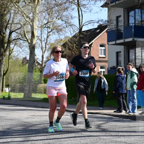 12.04.2026 - 45. Internationalen Wilhelmsburger Insellauf J. Mangold http://msf.ph/oto/9465562 12.04.2026 10:58:09 Ziel 4396, 3997, 2818, 3257, 2499, 2194, 2900, 3260, 3568, 4352, 4215, 4394, 3665, 3968, 4577, 5703, 3142, 5468, 3140, 4071, 2553, 2989, 3825, 5615, 3150 meine-sportfotos.de