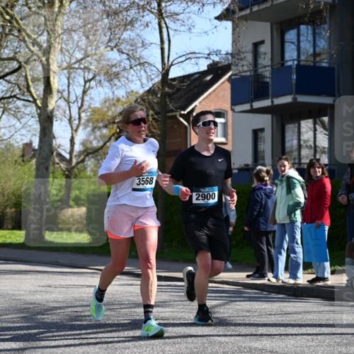 12.04.2026 - 45. Internationalen Wilhelmsburger Insellauf J. Mangold http://msf.ph/oto/9465565 12.04.2026 10:58:09 Ziel 4396, 3997, 2818, 3257, 2499, 2194, 2900, 3260, 3568, 4352, 4215, 4394, 3665, 3968, 4577, 5703, 3142, 5468, 3140, 4071, 2553, 2989, 3825, 5615, 3150 meine-sportfotos.de