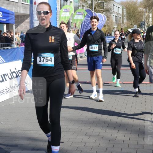 12.04.2026 - 45. Internationalen Wilhelmsburger Insellauf Strokosch-Dieckow http://msf.ph/oto/9465582 12.04.2026 10:58:26 Ziel 4120, 2283, 2228, 4396 meine-sportfotos.de