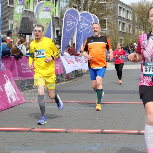 12.04.2026 - 45. Internationalen Wilhelmsburger Insellauf Strokosch-Dieckow http://msf.ph/oto/9465595 12.04.2026 13:13:01 Ziel 5750, 5855, 2280, 3441, 5674, 4841 meine-sportfotos.de