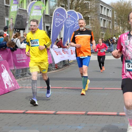12.04.2026 - 45. Internationalen Wilhelmsburger Insellauf Strokosch-Dieckow http://msf.ph/oto/9465603 12.04.2026 13:13:01 Ziel 5750, 5855, 2280, 3441, 5674, 4841 meine-sportfotos.de