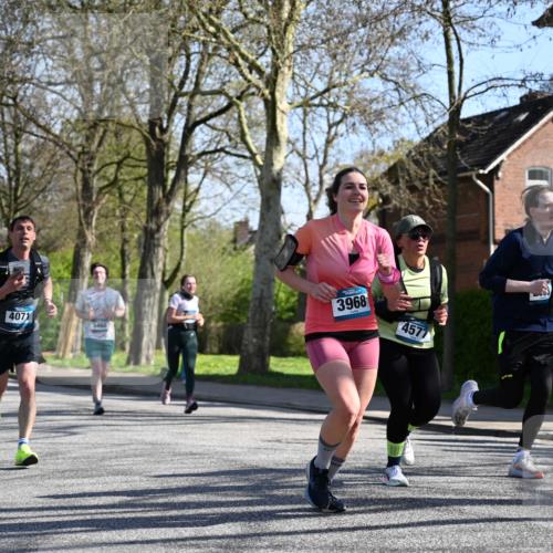 12.04.2026 - 45. Internationalen Wilhelmsburger Insellauf J. Mangold http://msf.ph/oto/9465604 12.04.2026 10:58:28 Ziel 3568, 4352, 4215, 4394, 3665, 3968, 4577, 5703, 3142, 5468, 3140, 4071, 2553, 2989, 3825, 5615, 3150, 2269 meine-sportfotos.de
