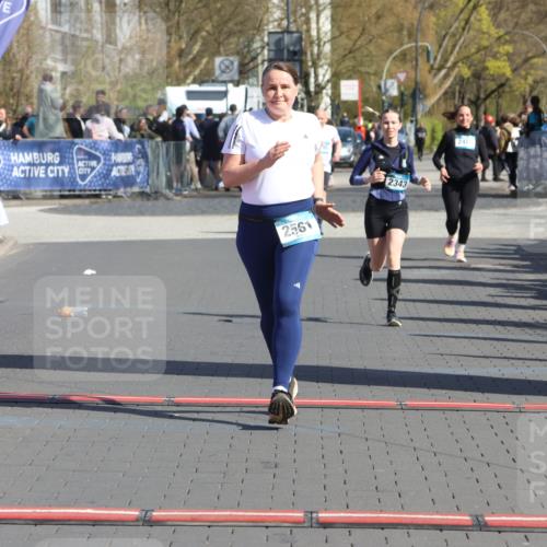 12.04.2026 - 45. Internationalen Wilhelmsburger Insellauf Strokosch-Dieckow http://msf.ph/oto/9465610 12.04.2026 11:16:04 Ziel 2561, 2343 meine-sportfotos.de
