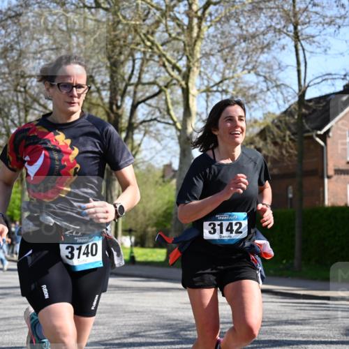 12.04.2026 - 45. Internationalen Wilhelmsburger Insellauf J. Mangold http://msf.ph/oto/9465660 12.04.2026 10:58:33 Ziel 3665, 3968, 4577, 5703, 3142, 5468, 3140, 4071, 2553, 2989, 3825, 5615, 3150, 3825, 5615, 3150, 2269, 5366, 3044, 3045, 3582 meine-sportfotos.de