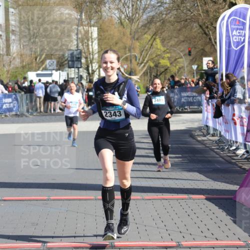 12.04.2026 - 45. Internationalen Wilhelmsburger Insellauf Strokosch-Dieckow http://msf.ph/oto/9465661 12.04.2026 11:16:08 Ziel 2561, 2343 meine-sportfotos.de