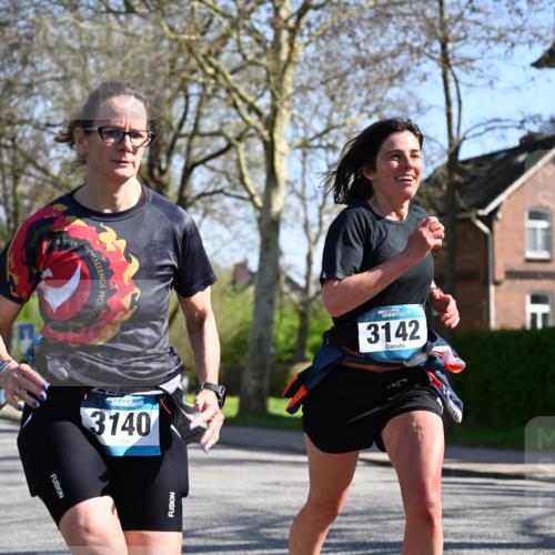 12.04.2026 - 45. Internationalen Wilhelmsburger Insellauf J. Mangold http://msf.ph/oto/9465663 12.04.2026 10:58:33 Ziel 3665, 3968, 4577, 5703, 3142, 5468, 3140, 4071, 2553, 2989, 3825, 5615, 3150, 3825, 5615, 3150, 2269, 5366, 3044, 3045, 3582 meine-sportfotos.de