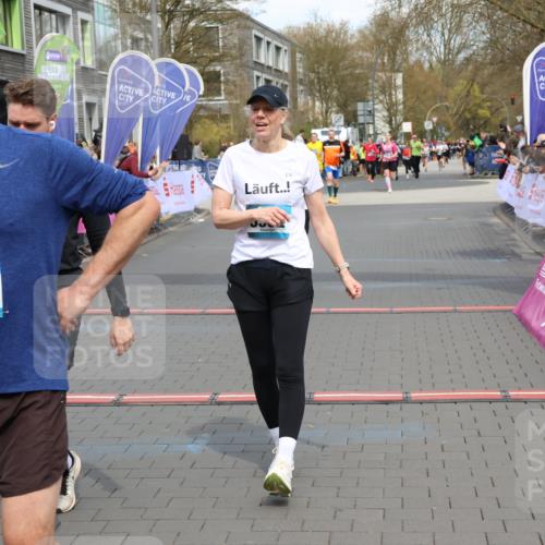 12.04.2026 - 45. Internationalen Wilhelmsburger Insellauf Strokosch-Dieckow http://msf.ph/oto/9465672 12.04.2026 13:12:53 Ziel 3914, 2545, 3352, 3348 meine-sportfotos.de