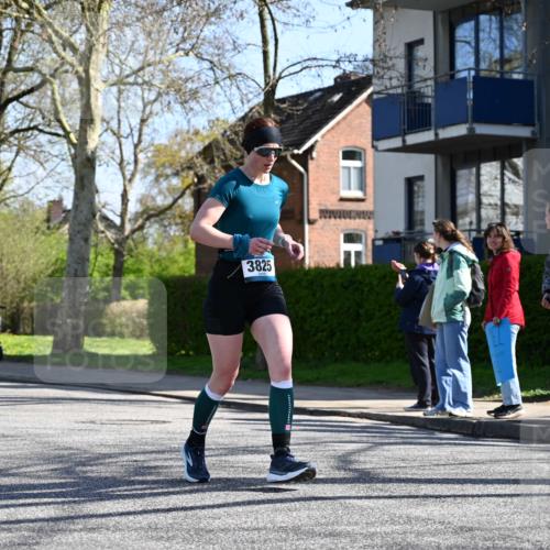 12.04.2026 - 45. Internationalen Wilhelmsburger Insellauf J. Mangold http://msf.ph/oto/9465673 12.04.2026 10:58:44 Ziel 3140, 4071, 2553, 2989, 3825, 5615, 3150, 2269, 5366, 3044, 3045, 3582, 4896, 2308 meine-sportfotos.de