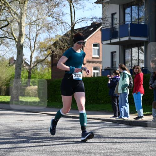 12.04.2026 - 45. Internationalen Wilhelmsburger Insellauf J. Mangold http://msf.ph/oto/9465676 12.04.2026 10:58:44 Ziel 3140, 4071, 2553, 2989, 3825, 5615, 3150, 2269, 5366, 3044, 3045, 3582, 4896, 2308 meine-sportfotos.de