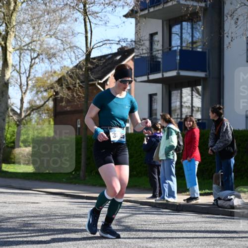 12.04.2026 - 45. Internationalen Wilhelmsburger Insellauf J. Mangold http://msf.ph/oto/9465678 12.04.2026 10:58:44 Ziel 3140, 4071, 2553, 2989, 3825, 5615, 3150, 2269, 5366, 3044, 3045, 3582, 4896, 2308 meine-sportfotos.de